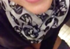 دختر آسیایی بازی می کند با خودش سكسي شهواني در جوراب ساق بلند