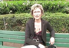 نونوجوان دارای موی سرخ رز قرمز تحت سلطه سایت شهوانی دو قوی سدها