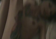 دختر زیبا برخوردار سیاه و سفید دیک سایت شهوانی در الاغ