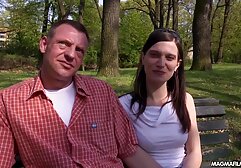 Jungsau steckt sich سايت شهوانى schmerzhaft Schminkpinsel فهم Arschloch!