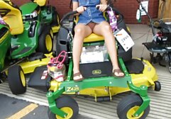 ورزش ها سوپرشهوانی دیک عمیق در گلو او